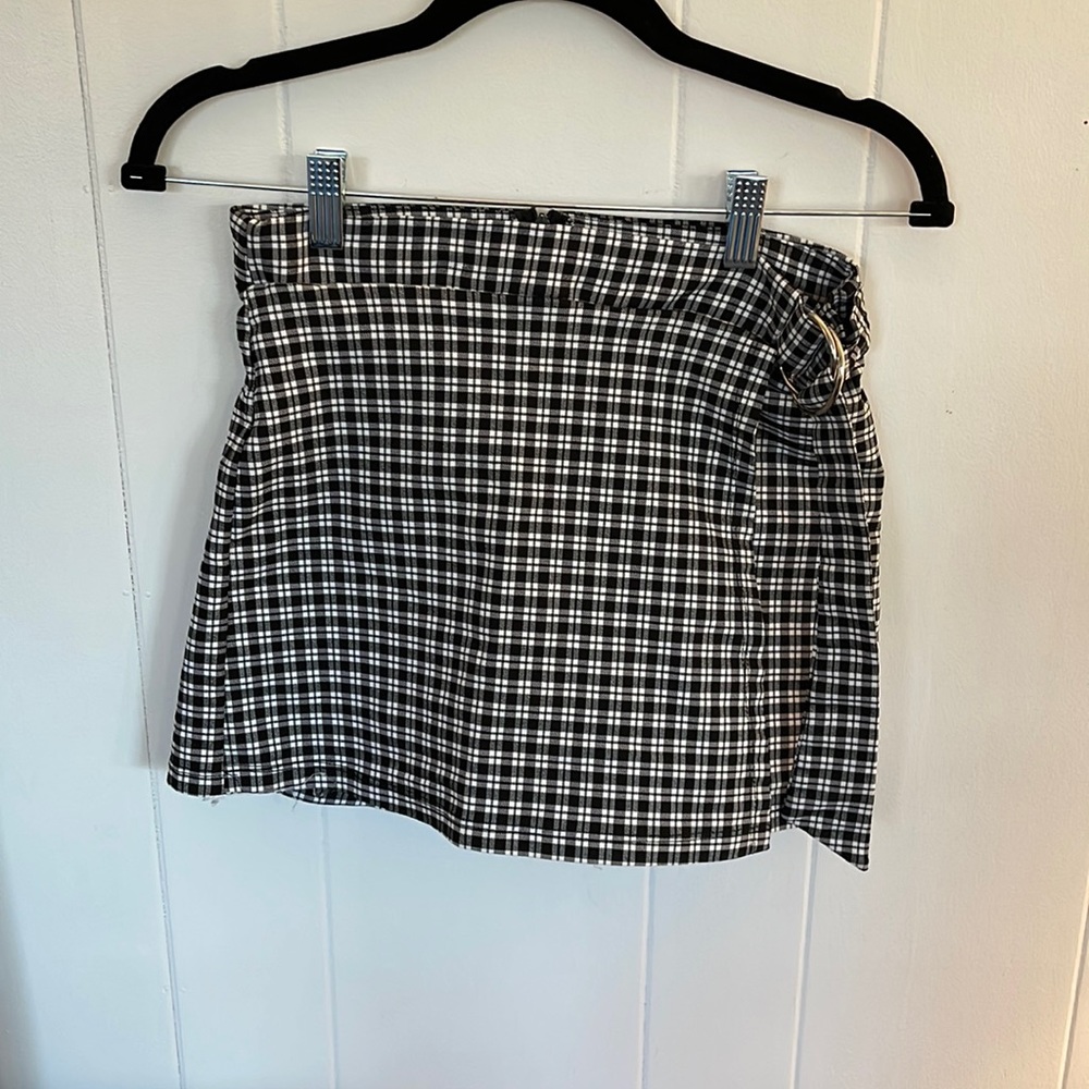 Altered State, skort, black and white check, zip up , with adjustable belt
